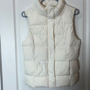 GAP Womenโs Warmest Vest Cotton Whisper Size M